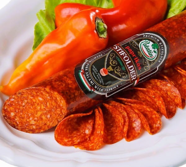 Paprikás Stifolder csemege – mild Hungarian salami with paprika, naturally smoked and aged
